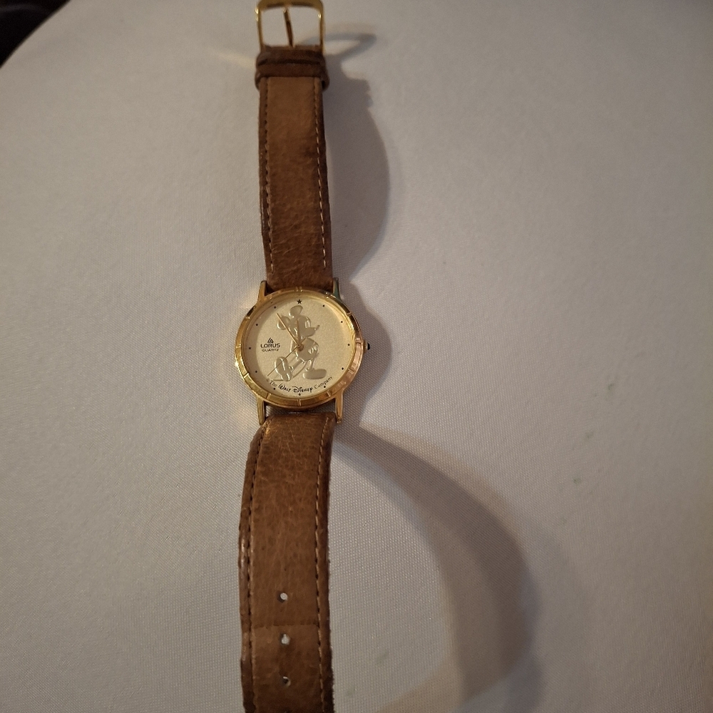 Lorus Disney Gold face Mickey Mouse watch leather strap  New Battery Works Great